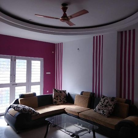 Kalindi Mid Town Villa Indore Buitenkant foto