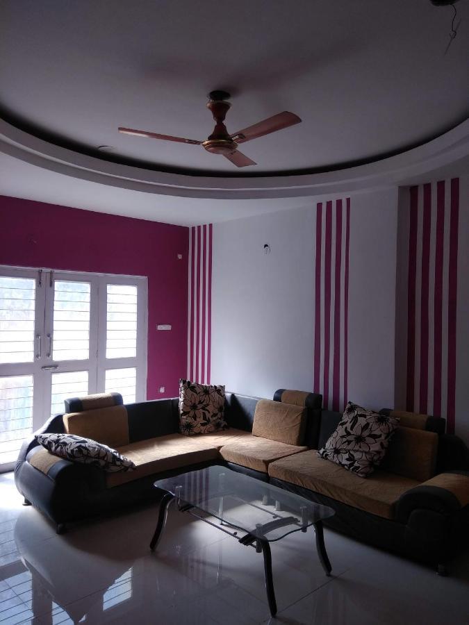 Kalindi Mid Town Villa Indore Buitenkant foto