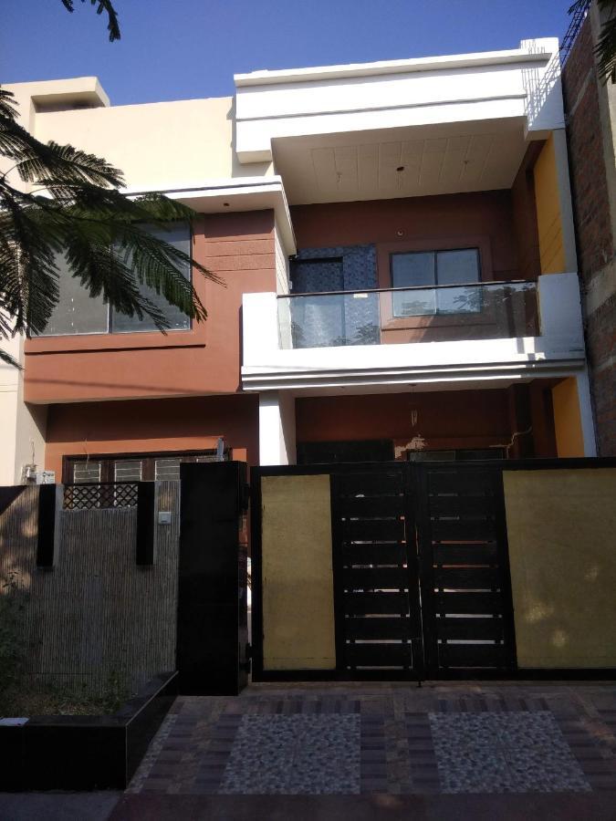 Kalindi Mid Town Villa Indore Buitenkant foto